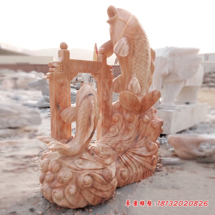 鲤鱼跃龙门石雕，