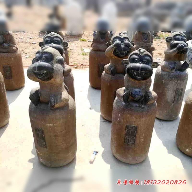 青石小猴子摆件，小品景观石雕