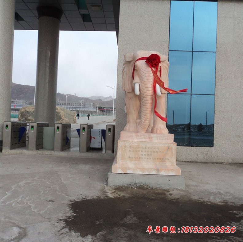 企业门口大象石雕，晚霞红镇宅招财大象