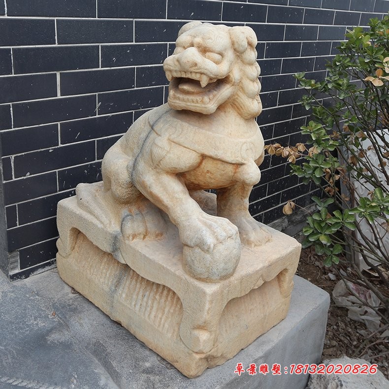 踩球石狮子，庭院门口石雕