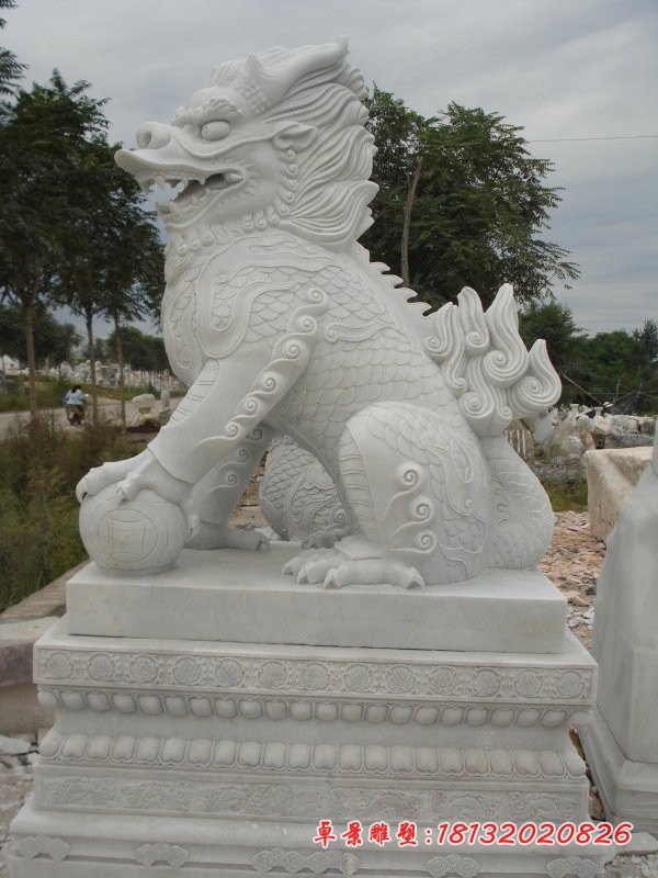 踩球麒麟石雕汉白玉神兽雕塑