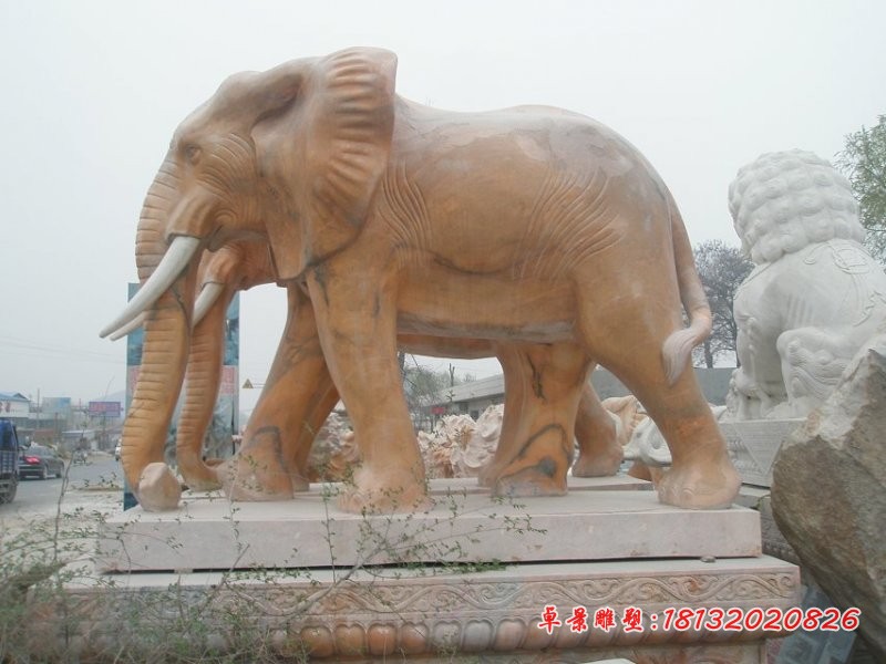 公园大象雕塑晚霞红动物石雕 (1)