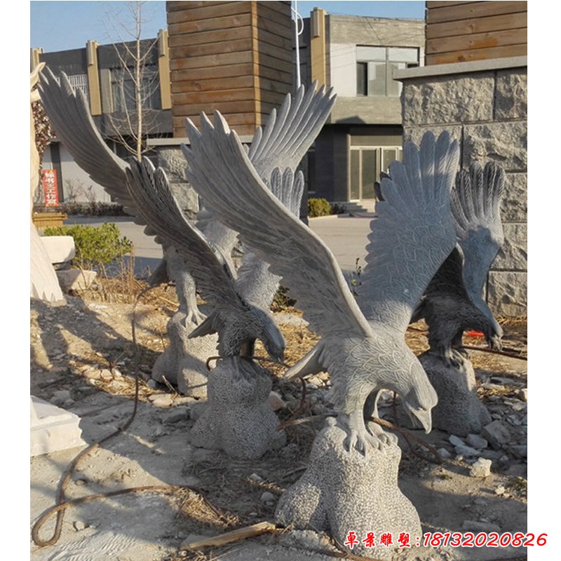 青石老鹰雕塑，雄鹰展翅石雕
