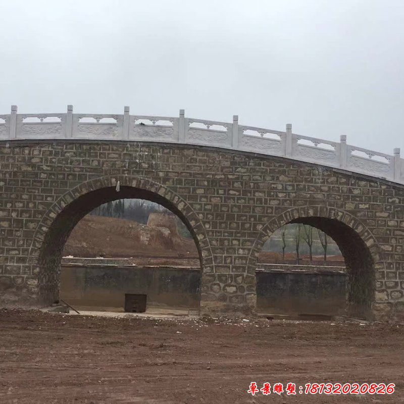 大理石拱门雕塑