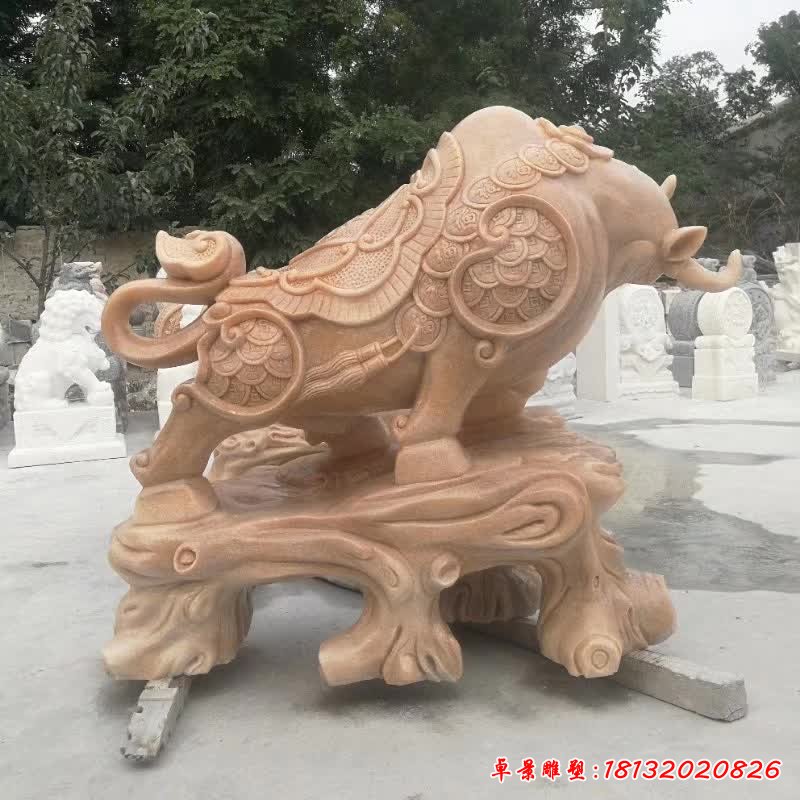 晚霞红石雕招财牛 (2)