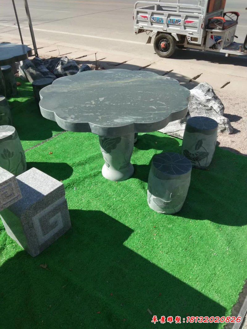 大理石花边石桌凳雕塑