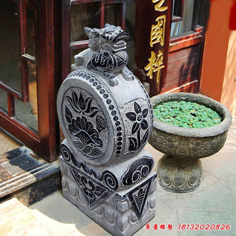 茶楼门口石雕，招财石门墩