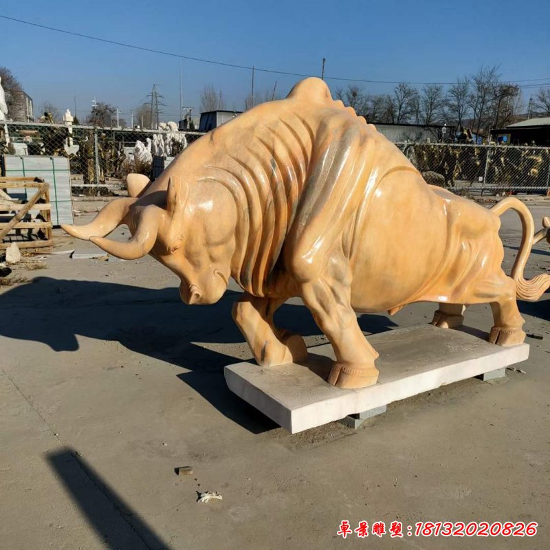 晚霞红动物牛雕塑