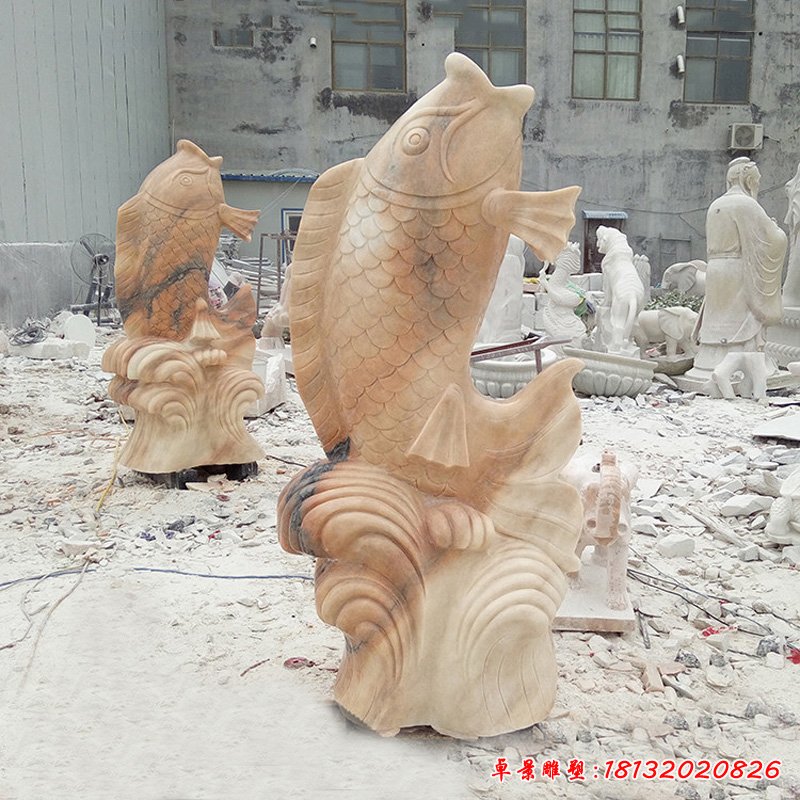 鲤鱼喷泉石雕，晚霞红景观雕塑