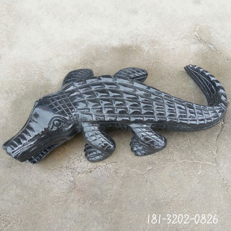 喷漆动物雕塑，鳄鱼石雕2