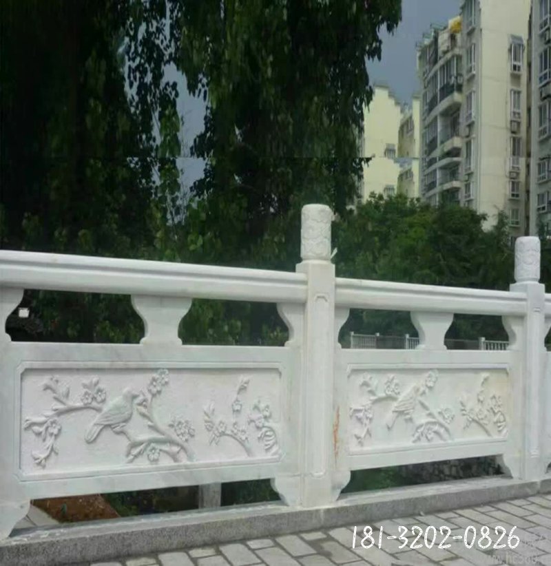 喜鹊登梅石浮雕栏板