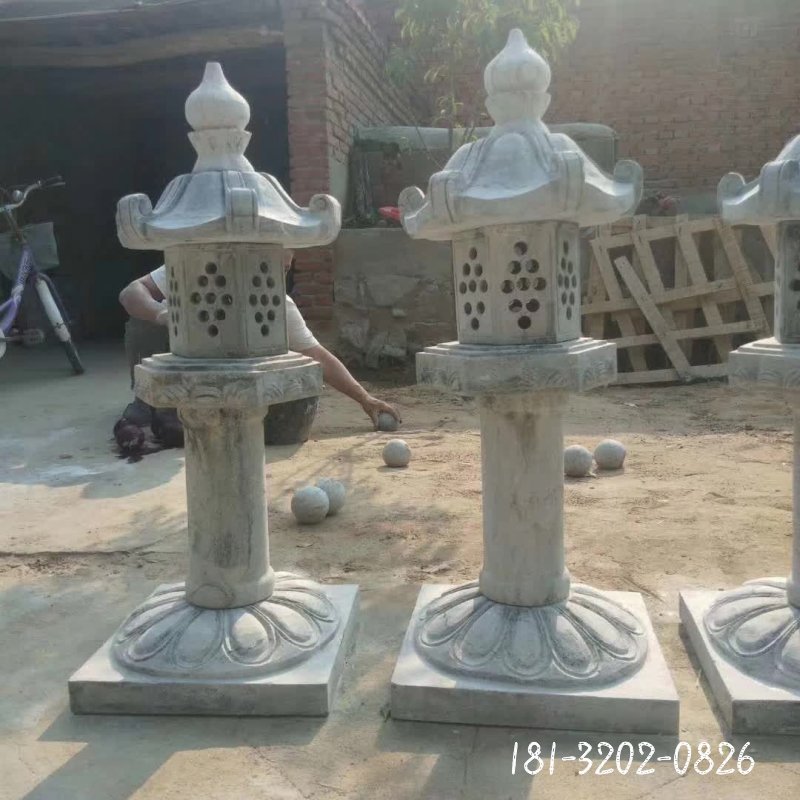 大理石镂空石灯雕塑 (1)