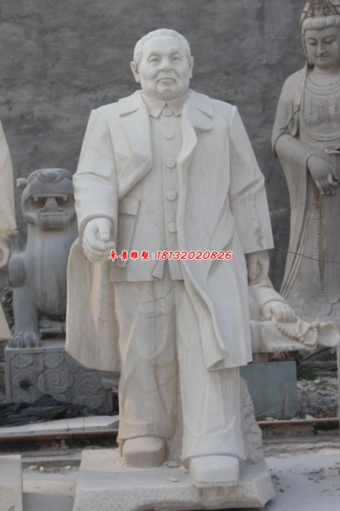 邓小平广场伟人石雕 