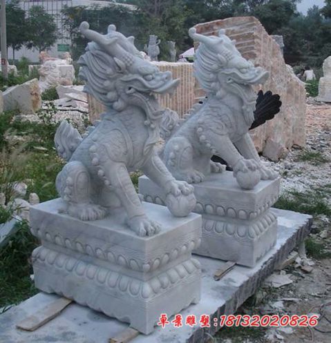 企业大理石踩球麒麟石雕