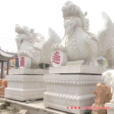 汉白玉招财进宝貔貅石雕