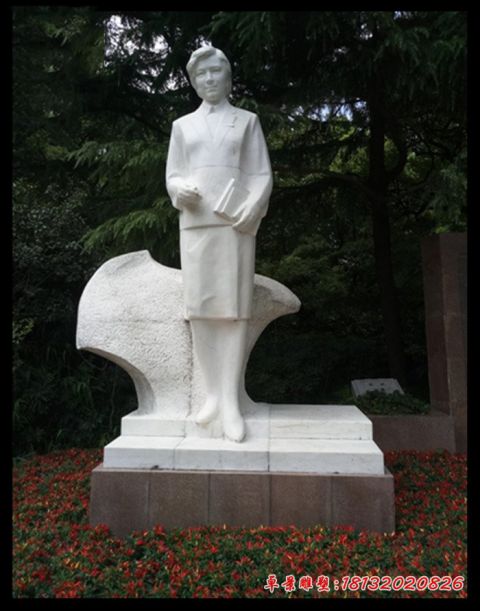 校园人物老师石雕