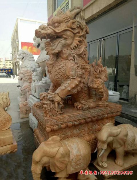 晚霞红坐式镇宅石雕麒麟