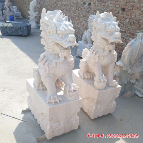 坐式晚霞红麒麟石雕