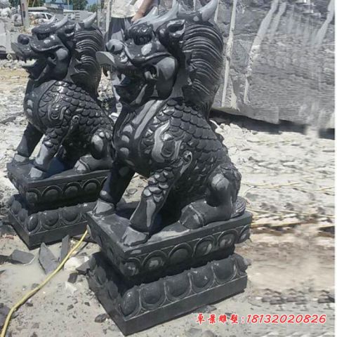 门口中国黑镇宅麒麟石雕