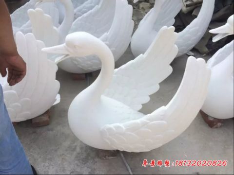 公园动物石雕天鹅