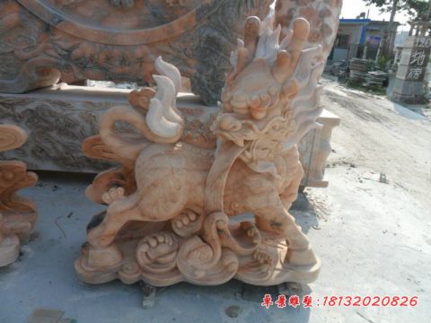 晚霞红吐水麒麟石雕