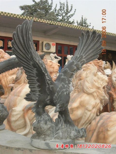 企业青石老鹰石雕