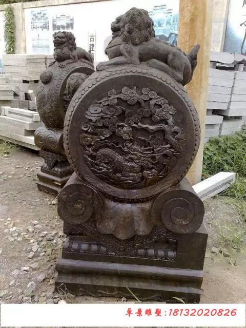 门口仿古狮子门墩