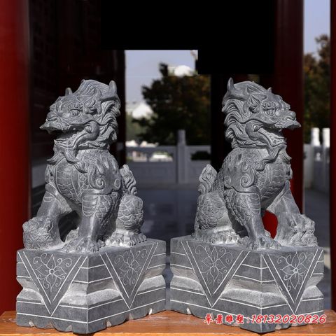 门口坐式踩球麒麟石雕