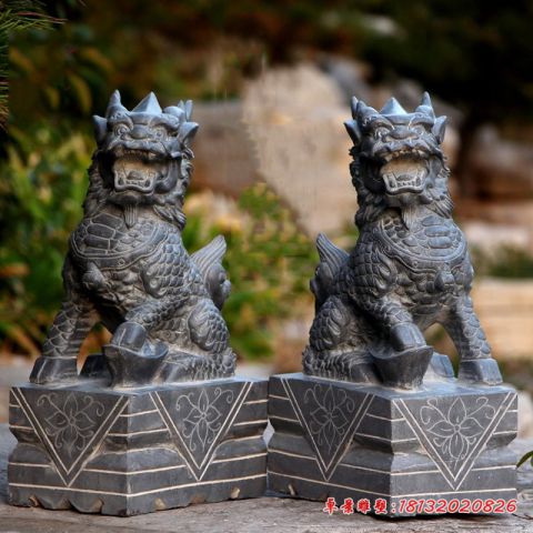 门口踩元宝麒麟石雕