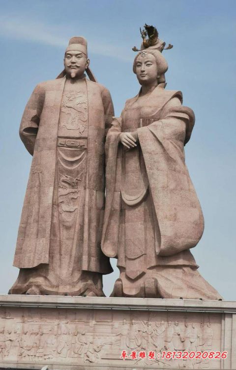 广场古代名人李世民和武则天石雕