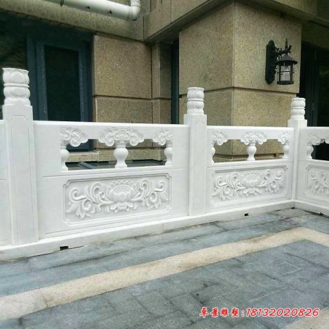 汉白玉莲花浮雕栏板石雕