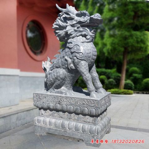 门前仿古麒麟石雕
