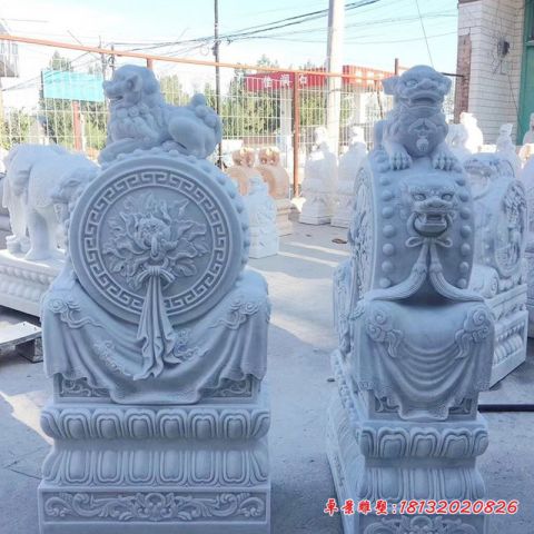 门前狮子抱鼓石