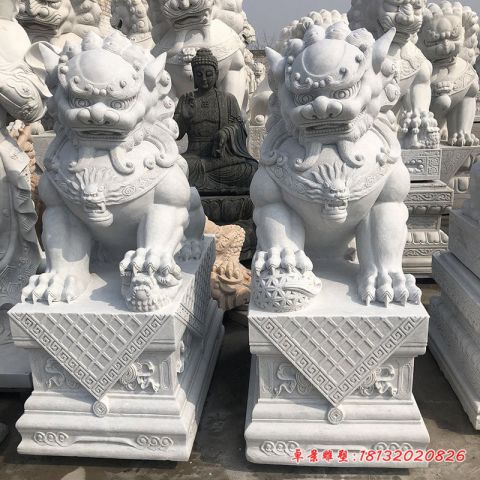 门前大理石狮子