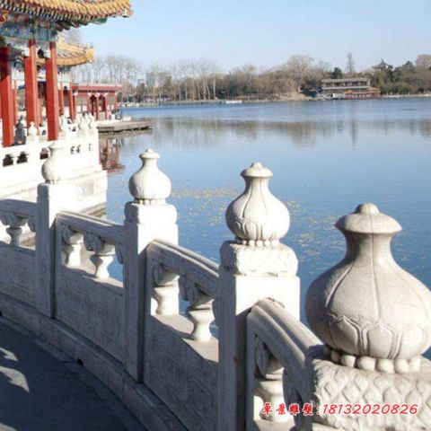 景区石榴柱头栏板石雕