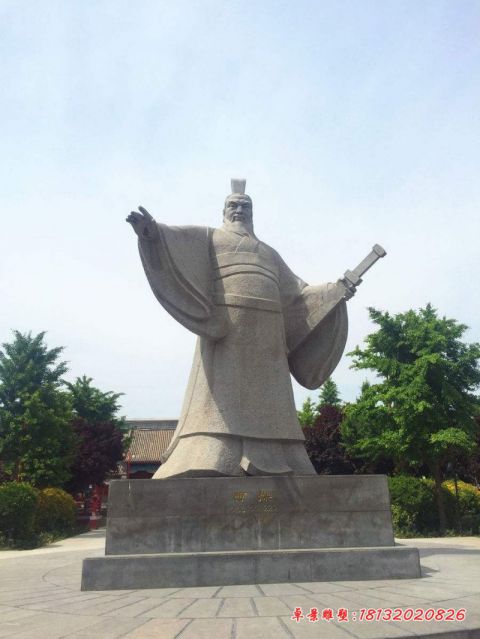 广场古代名人曹操石雕