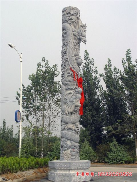 景区青石龙柱石雕