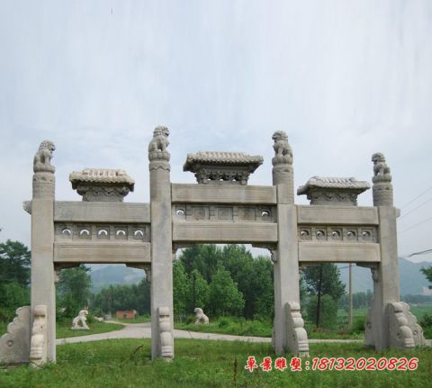 道路三门冲天牌坊石雕