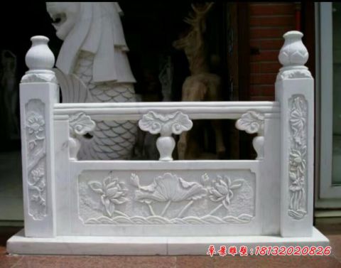 汉白玉荷花浮雕栏板