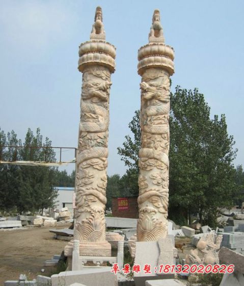 石雕广场晚霞红龙柱