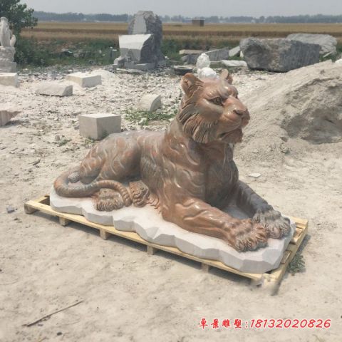 公园晚霞红动物老虎石雕