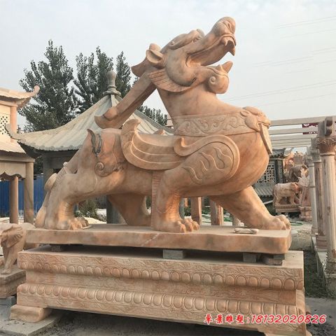 门口晚霞红古代神兽貔貅石雕