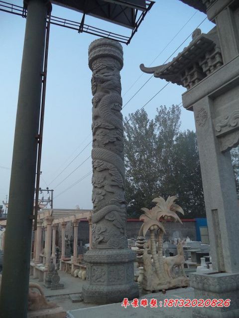 大理石广场盘龙柱