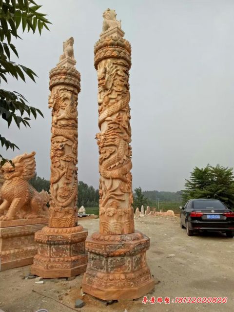 晚霞红广场盘龙柱石雕