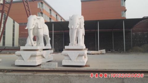 汉白玉门前石头大象