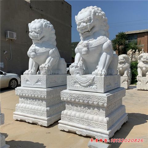 汉白玉门前狮子雕塑
