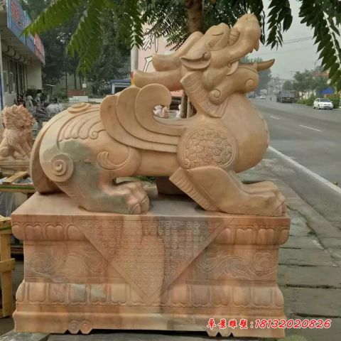 门前晚霞红坐式貔貅石雕