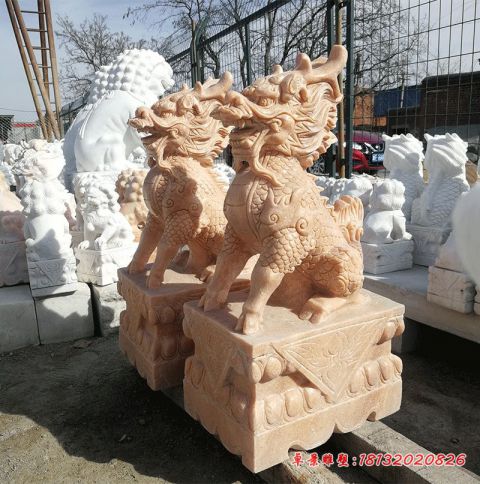 坐式麒麟门口神兽石雕