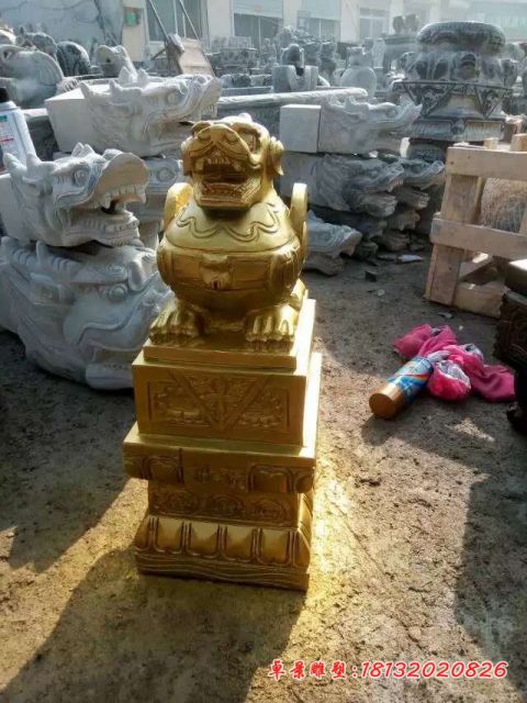 门前喷金貔貅石雕