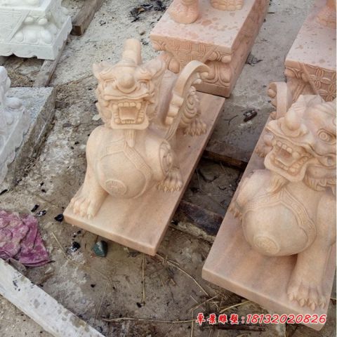 门前晚霞红小型貔貅石雕